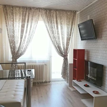 Ana'S Apartment Орадя Экстерьер фото