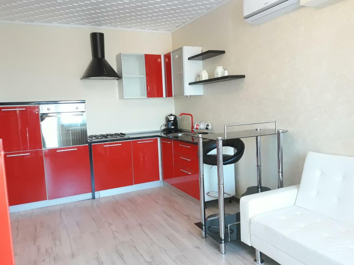 Ana'S Apartment Орадя Экстерьер фото